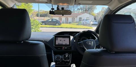 Toyota Esquire 2014