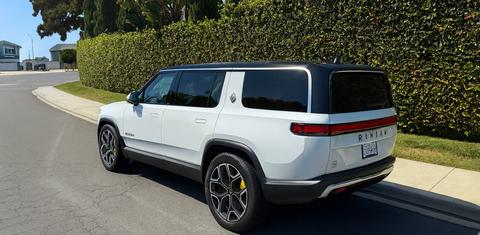 Rivian R1S 2023