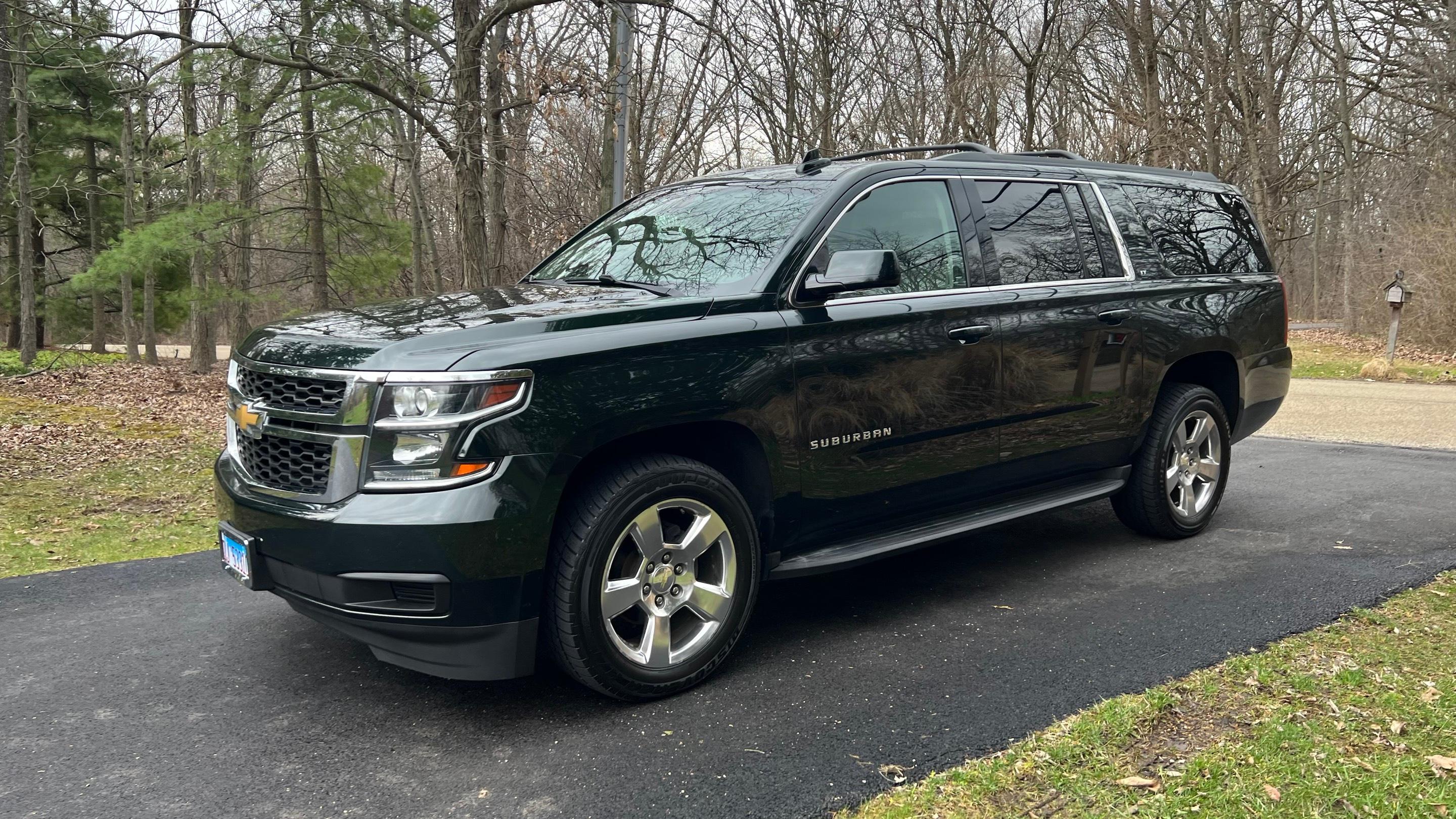 Chevrolet Suburban 2016 in Schaumburg, IL