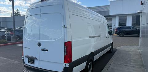 Mercedes-Benz eSprinter Cargo 2025