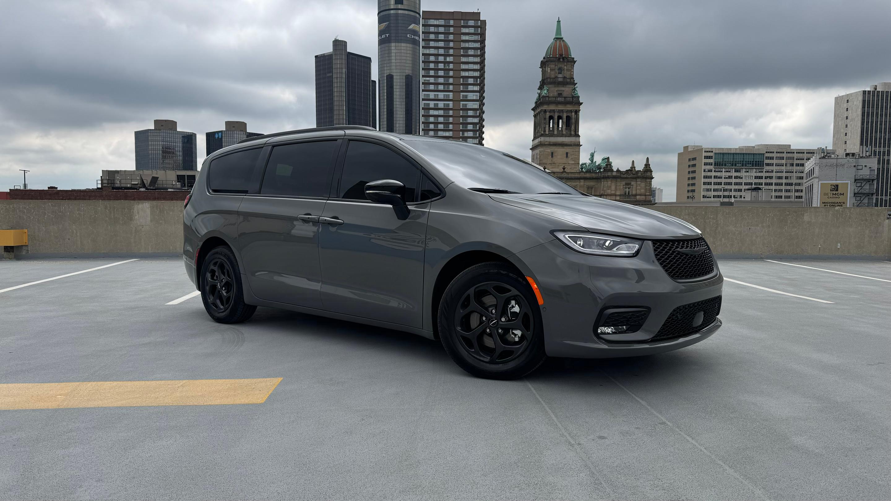 Chrysler Pacifica 2025 in Dearborn, MI