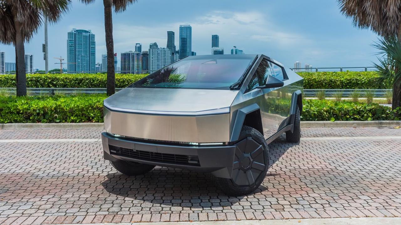Tesla Cybertruck 2024 in Hollywood, FL