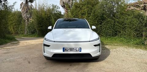 Tesla MODEL Y 2026