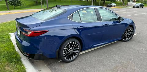 Toyota Camry Hybrid 2025