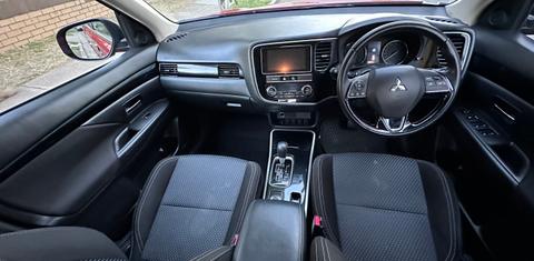 Mitsubishi OUTLANDER 2019