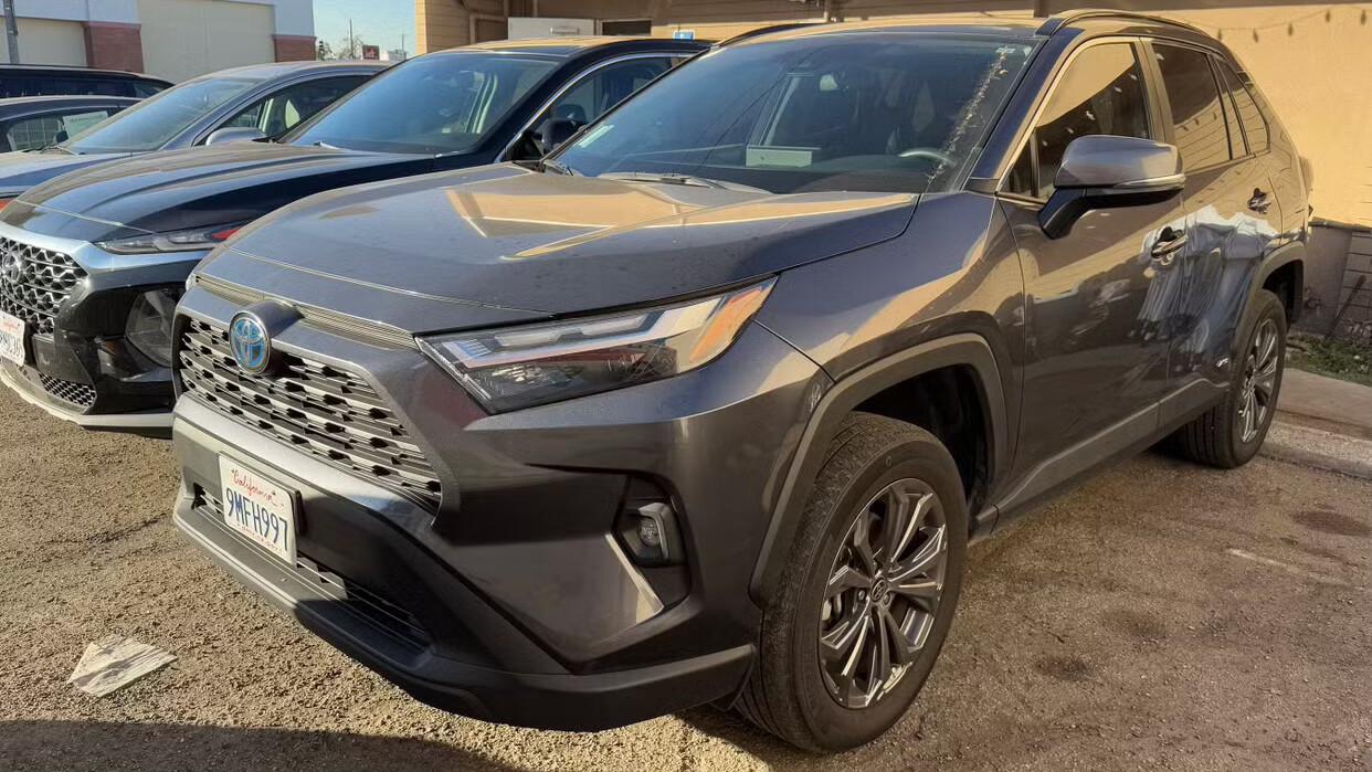 Toyota RAV4 Hybrid 2022 in 
