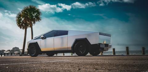 Tesla Cybertruck 2025