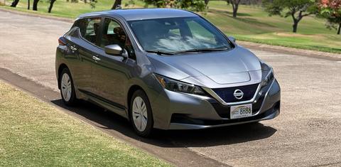 Nissan LEAF 2025