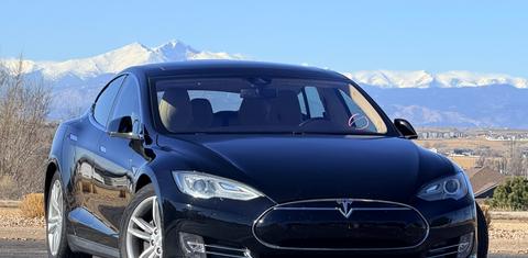 Tesla Model S 2015