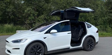 Tesla Model X 2025