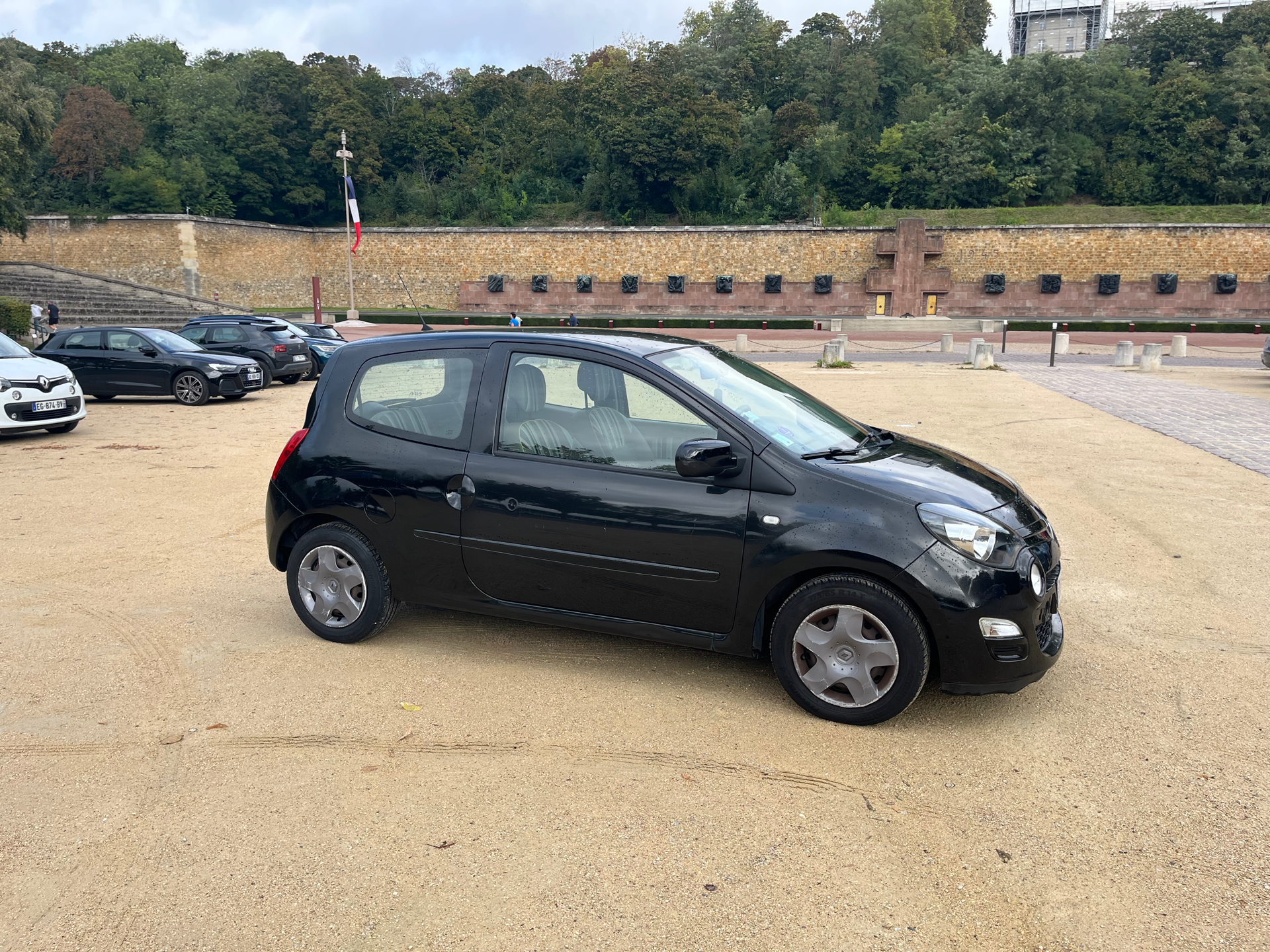 Renault TWINGO II 2014 à Suresnes