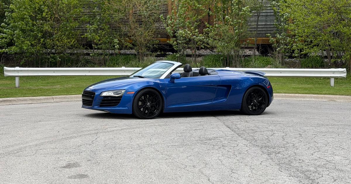 Audi R8 Spyder 2012 rental in Oak Lawn, IL by Jesus | Turo