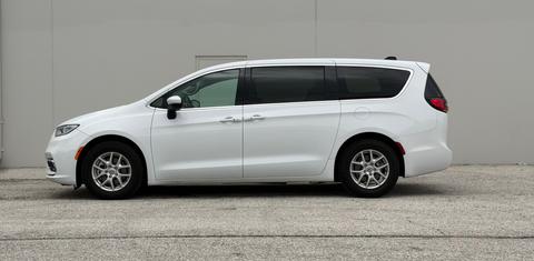 Chrysler Pacifica 2023