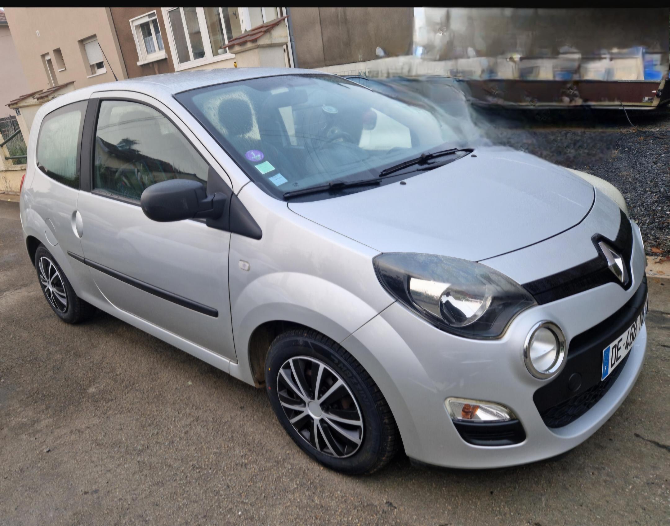 Renault TWINGO II 2014 à Haucourt-Moulaine