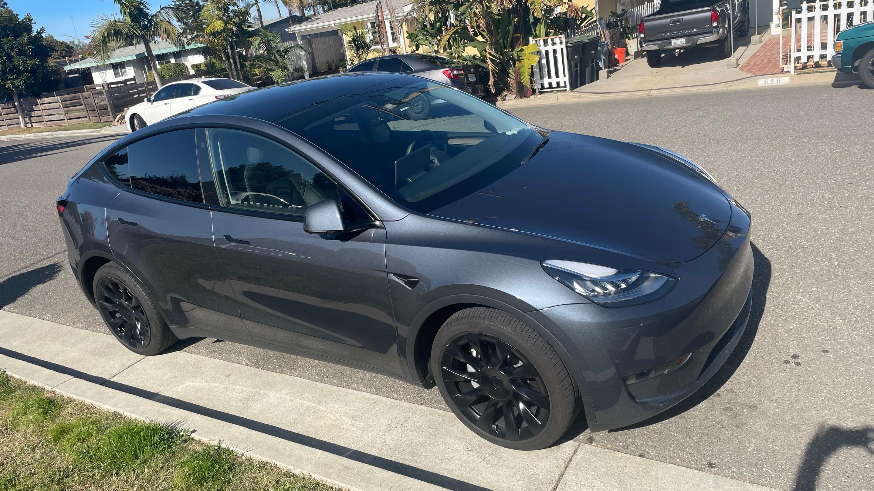 Tesla Model Y 2023 in Costa Mesa, CA