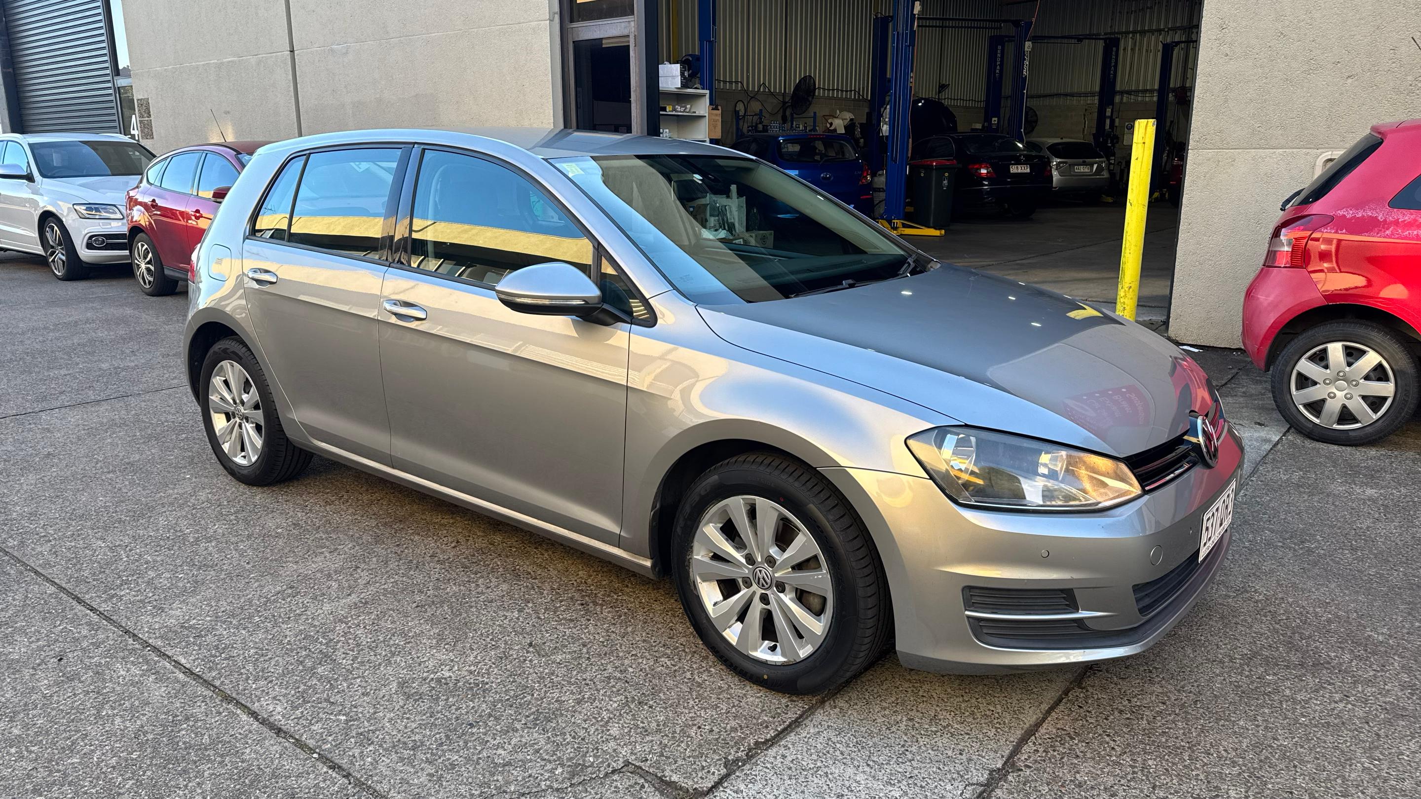 Volkswagen GOLF 2015 in Coorparoo