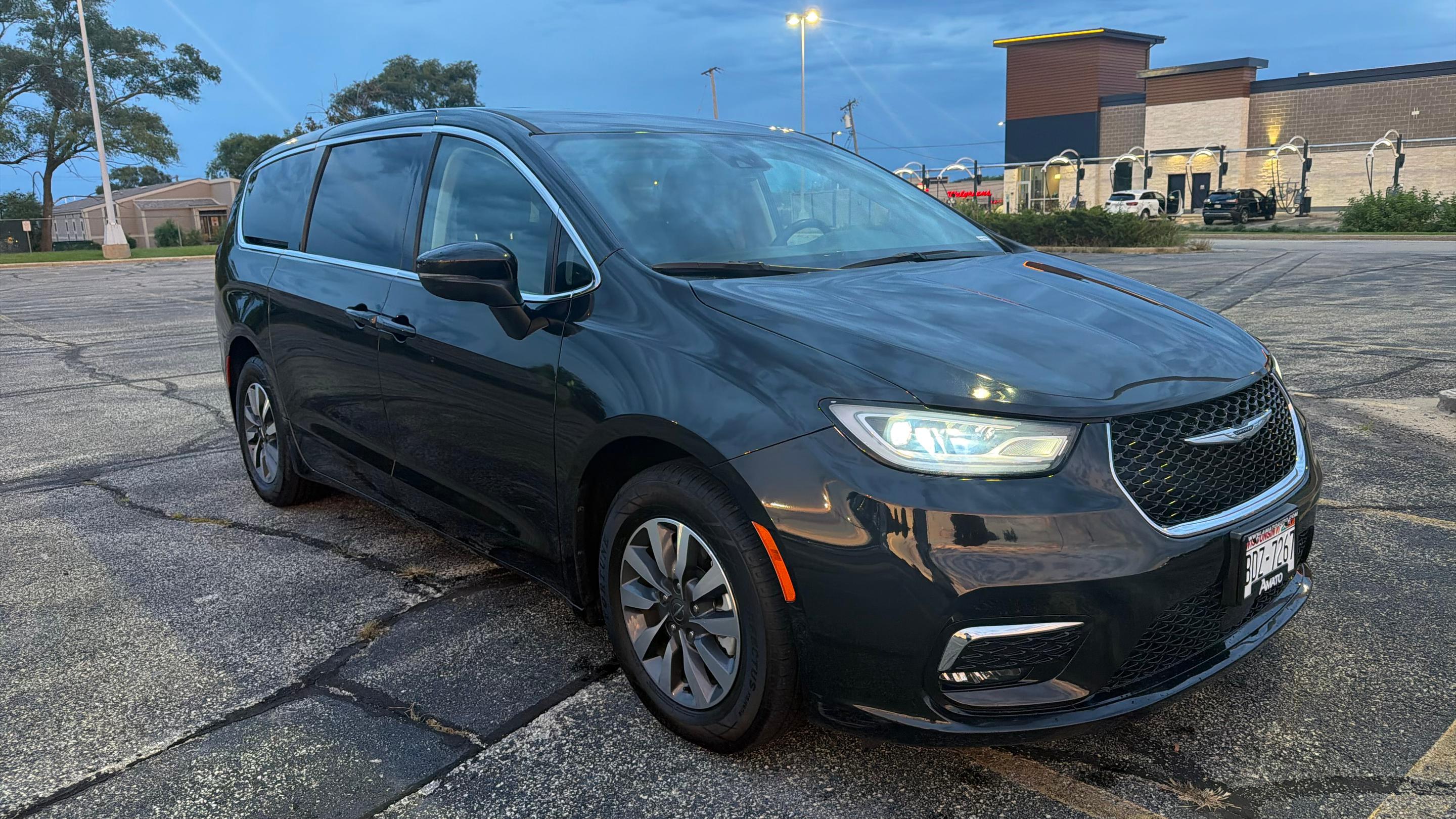 Chrysler Pacifica 2023 in Greenfield, WI