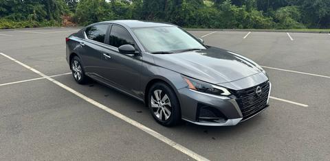 Nissan Altima 2025