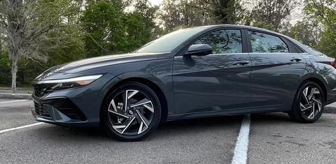 Hyundai Elantra 2024