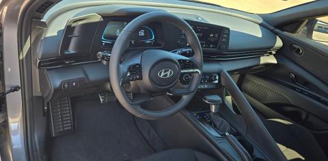 Hyundai Elantra 2025