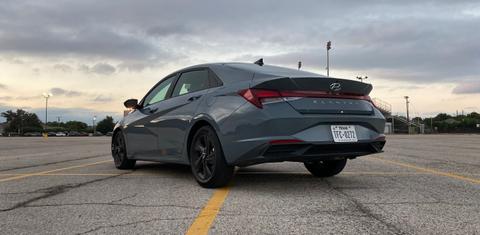 Hyundai Elantra 2022