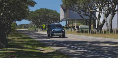 Land Rover Defender 2025