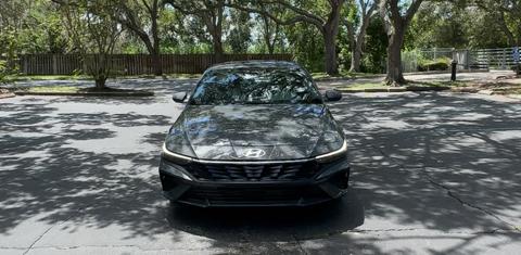 Hyundai Elantra 2025