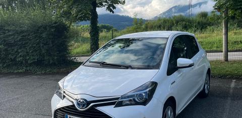 Toyota YARIS 2015