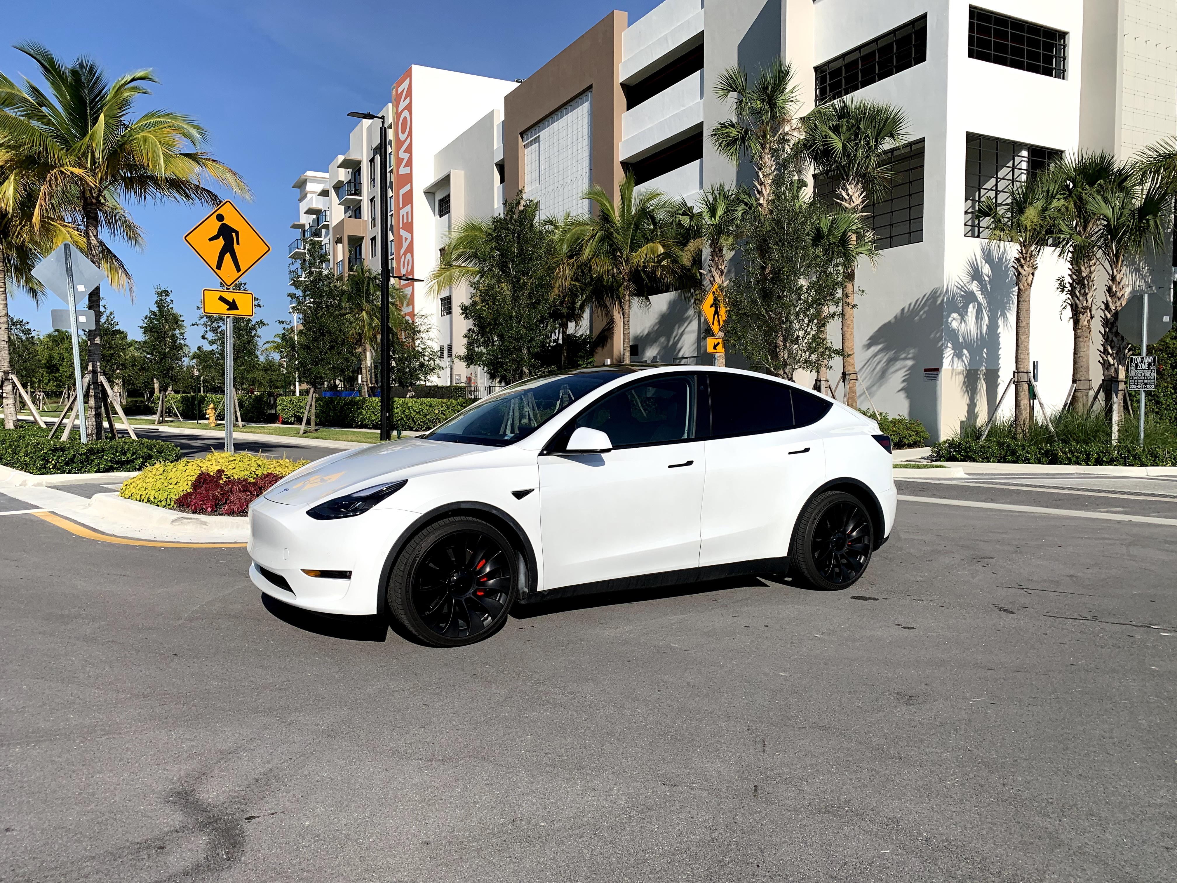 Tesla Model Y 2022 in 