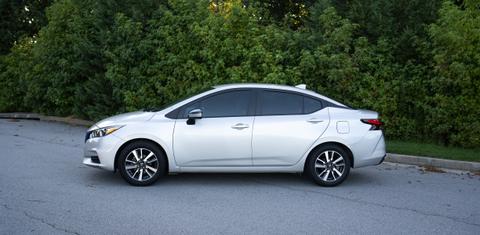 Nissan Versa 2021
