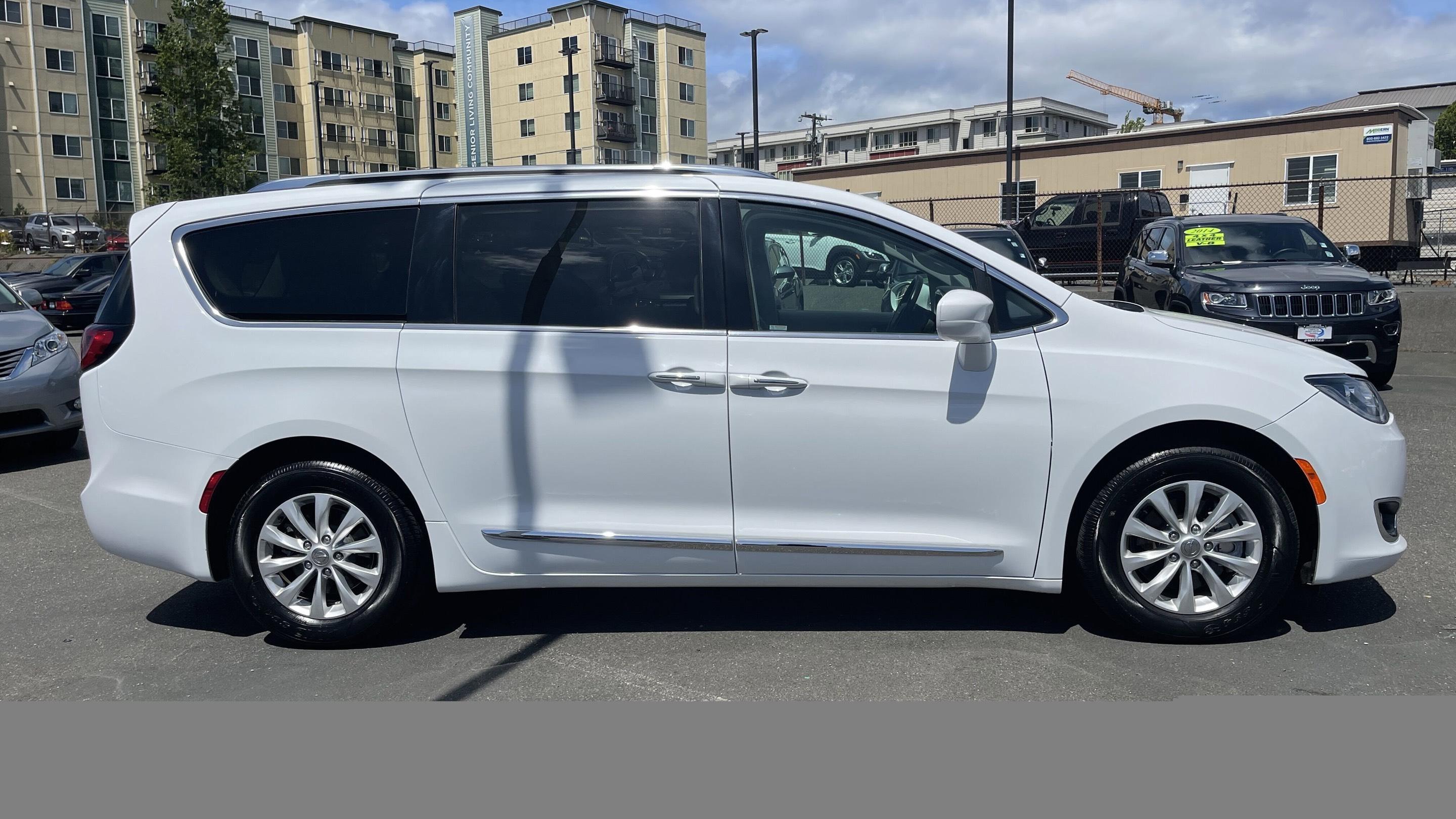 Chrysler Pacifica 2019 in Issaquah, WA