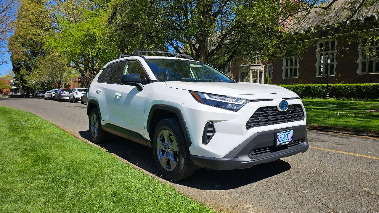 Toyota RAV4 Hybrid 2023 in Portland, OR