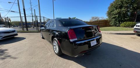 Chrysler 300 2023