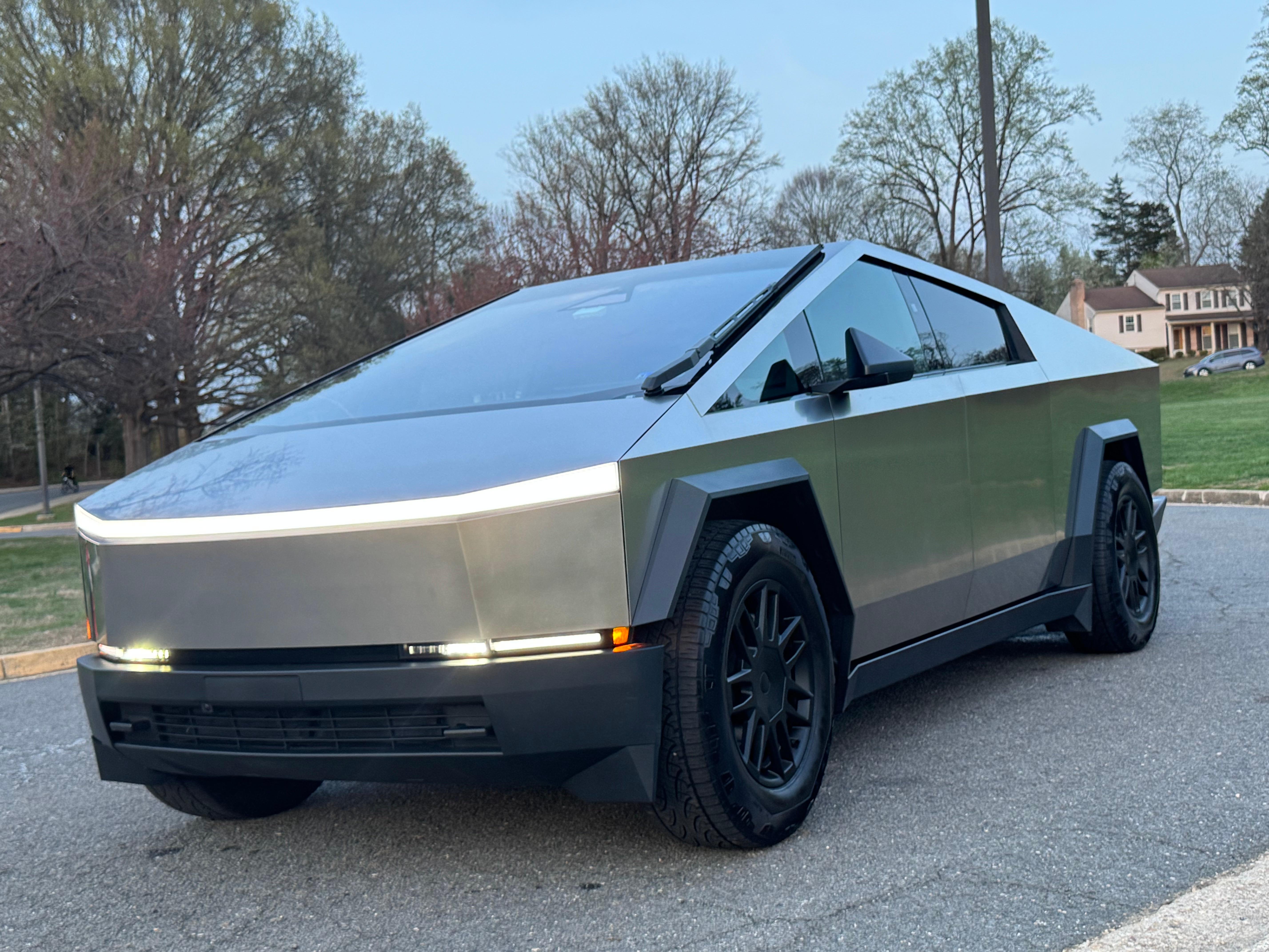 Tesla Cybertruck 2024 in Fairfax, VA