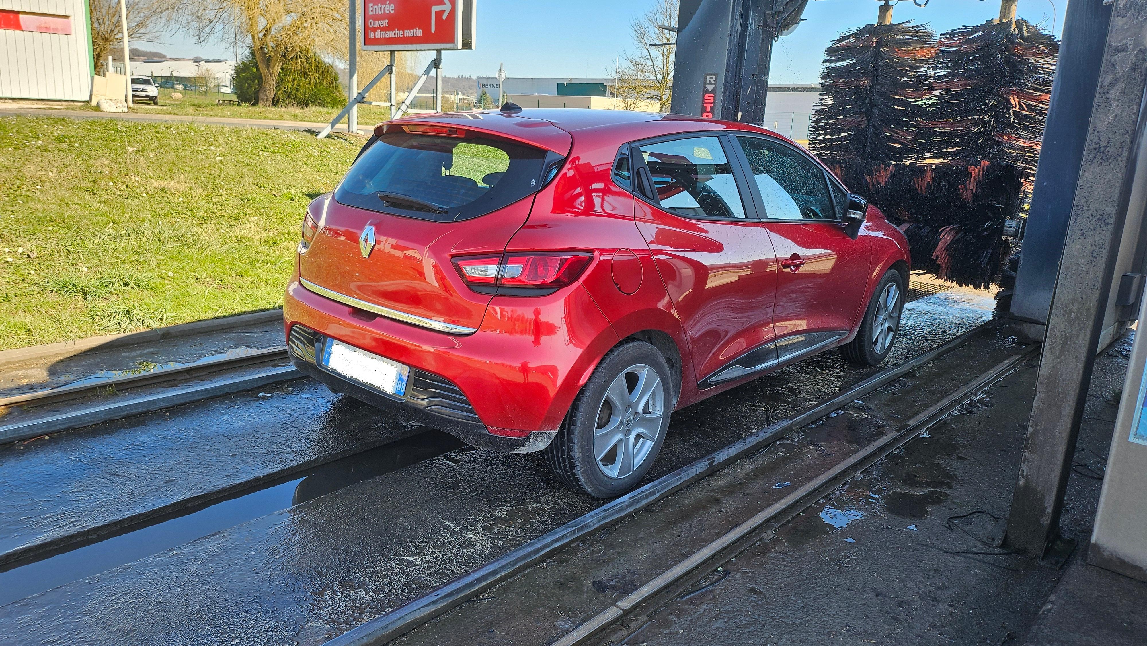 Renault CLIO IV 2012 à Joigny