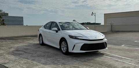 Toyota Camry Hybrid 2026