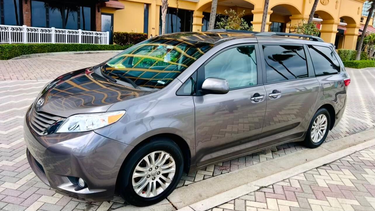 Toyota Sienna 2017 in Rockville, MD