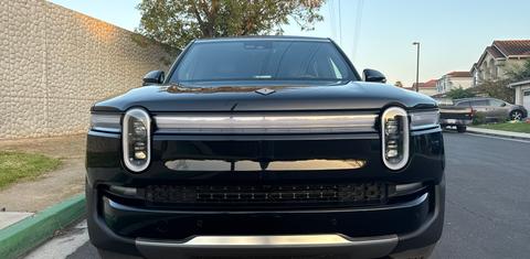 Rivian R1S 2025