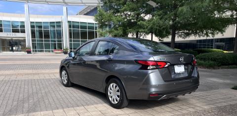 Nissan Versa 2024