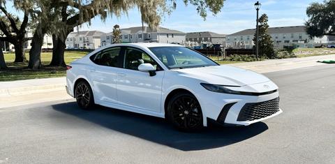 Toyota Camry Hybrid 2025