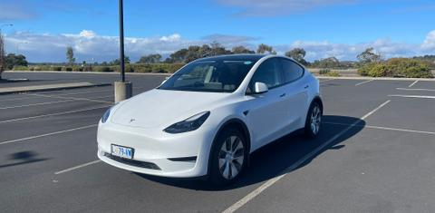 Tesla MODEL Y 2024