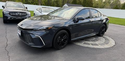 Toyota Camry Hybrid 2026
