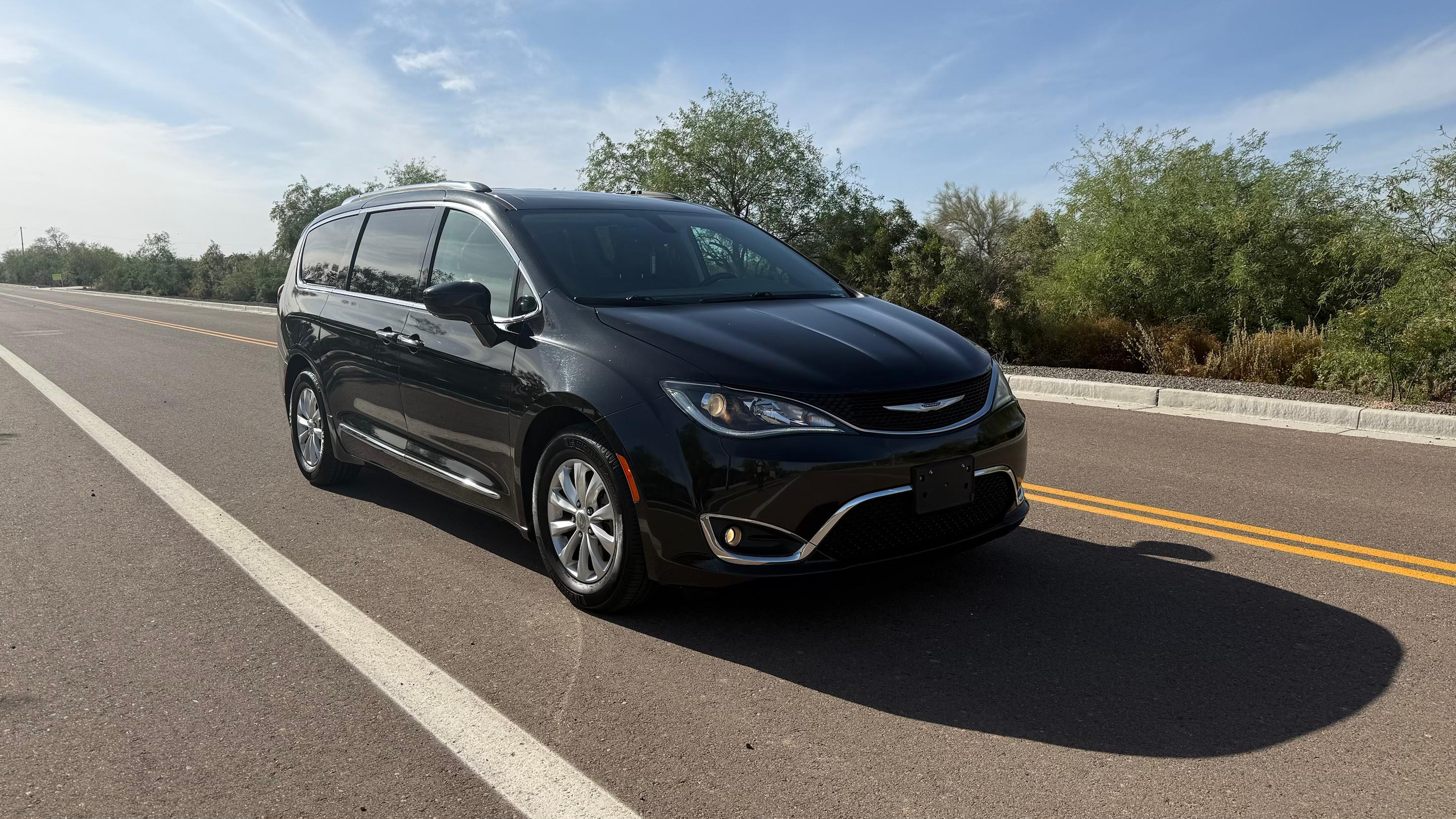 Chrysler Pacifica 2019 in Phoenix, AZ