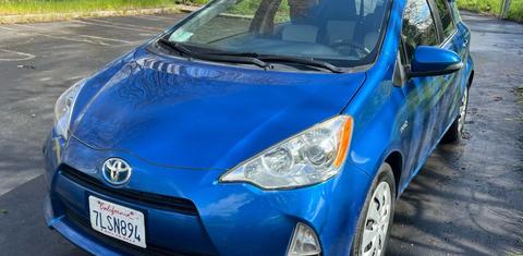 Toyota Prius c 2014