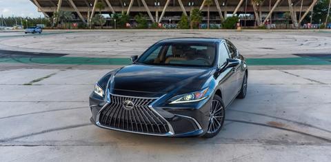 Lexus ES 2025