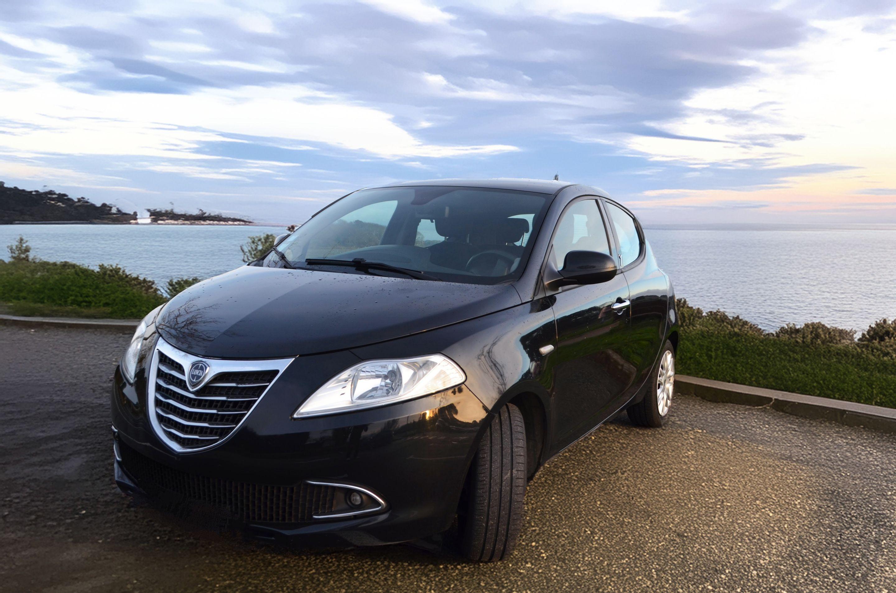 Lancia YPSILON 2014 à Vannes