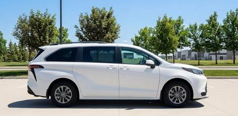 Toyota Sienna 2025