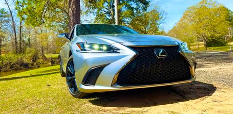 Lexus ES 2022