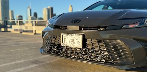 Toyota Camry Hybrid 2026