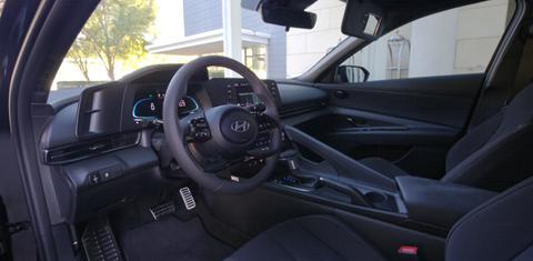 Hyundai Elantra 2025
